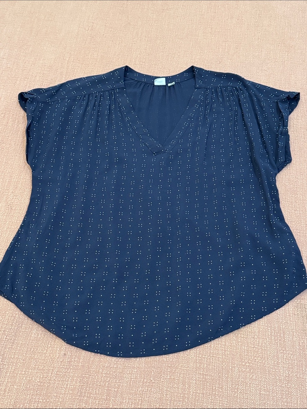 Large lightweight blouse Navy Short-Sleeve V-Neck with small Dot Print